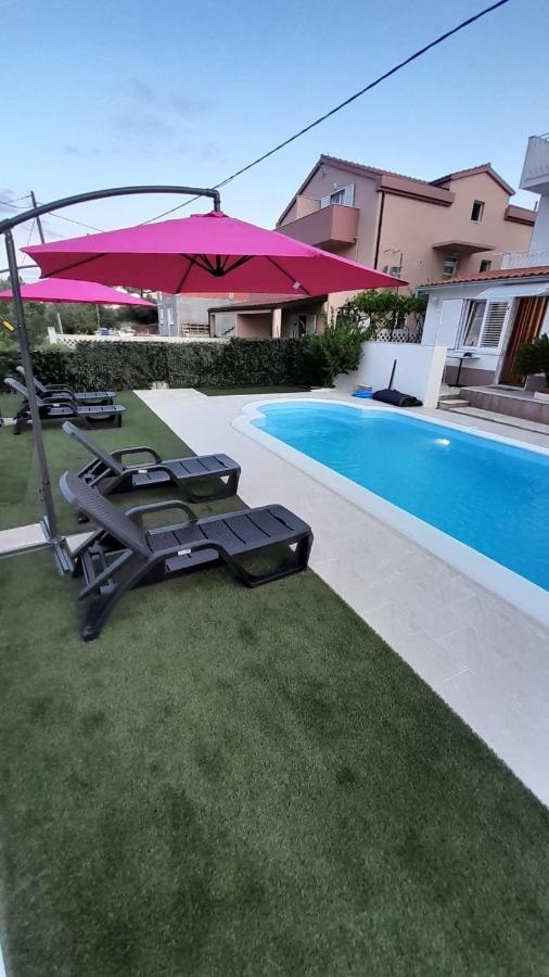 Apartments Mihovilovic - 50 M From Beach スラティネ エクステリア 写真