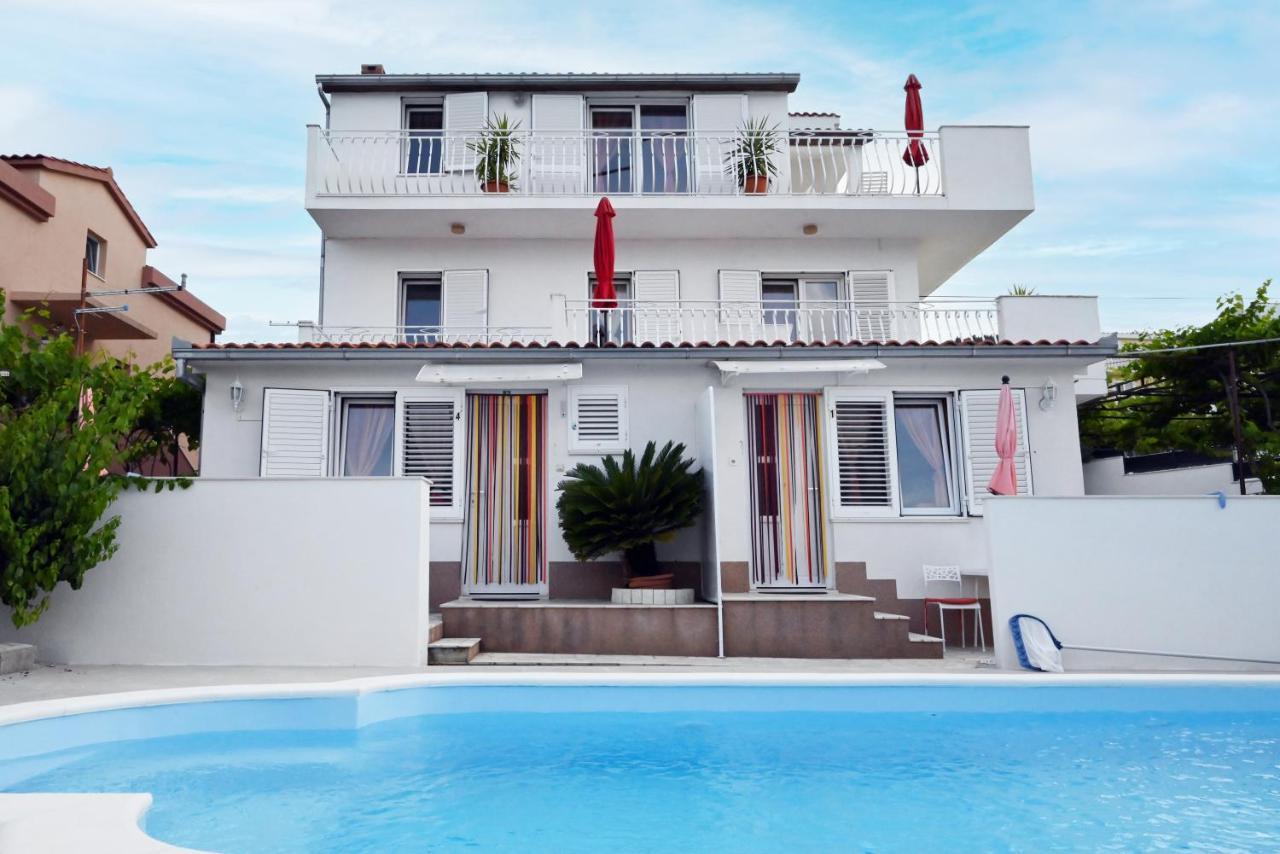 Apartments Mihovilovic - 50 M From Beach スラティネ エクステリア 写真