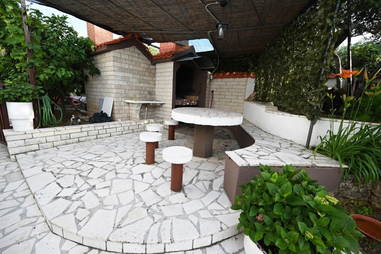 Apartments Mihovilovic - 50 M From Beach スラティネ エクステリア 写真