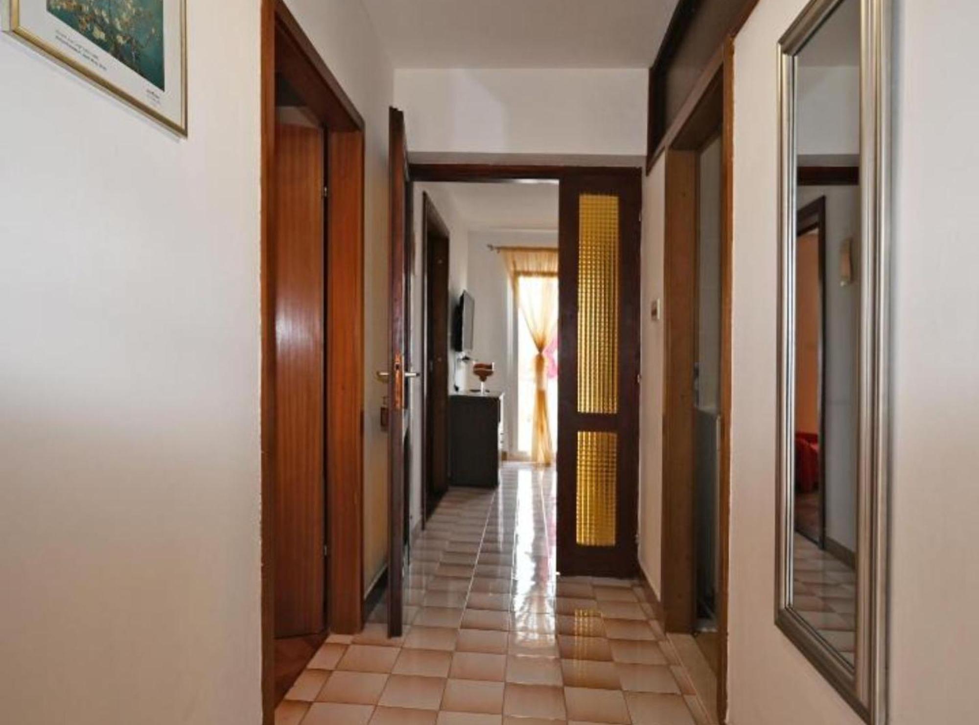Apartments Mihovilovic - 50 M From Beach スラティネ エクステリア 写真