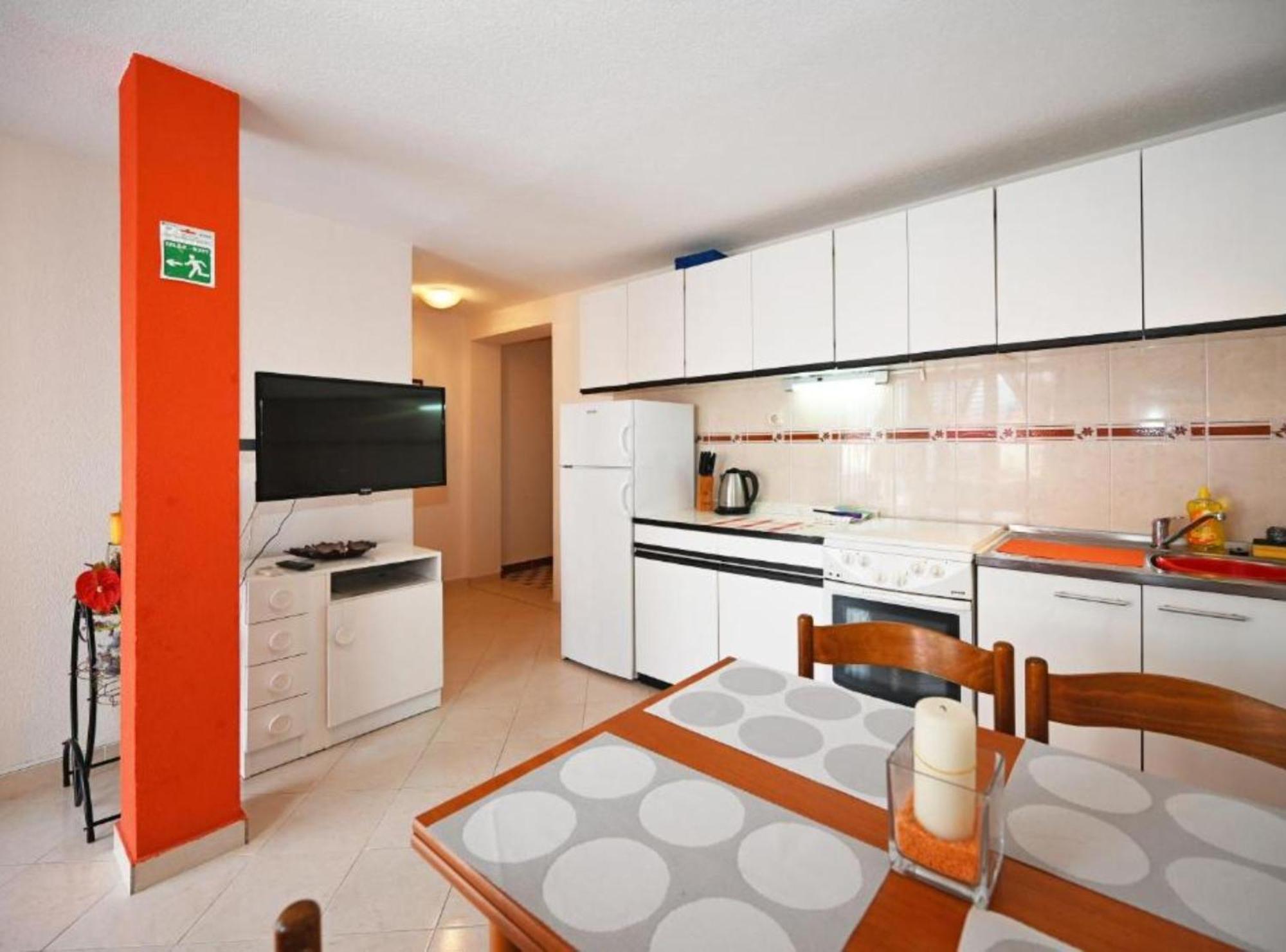 Apartments Mihovilovic - 50 M From Beach スラティネ エクステリア 写真