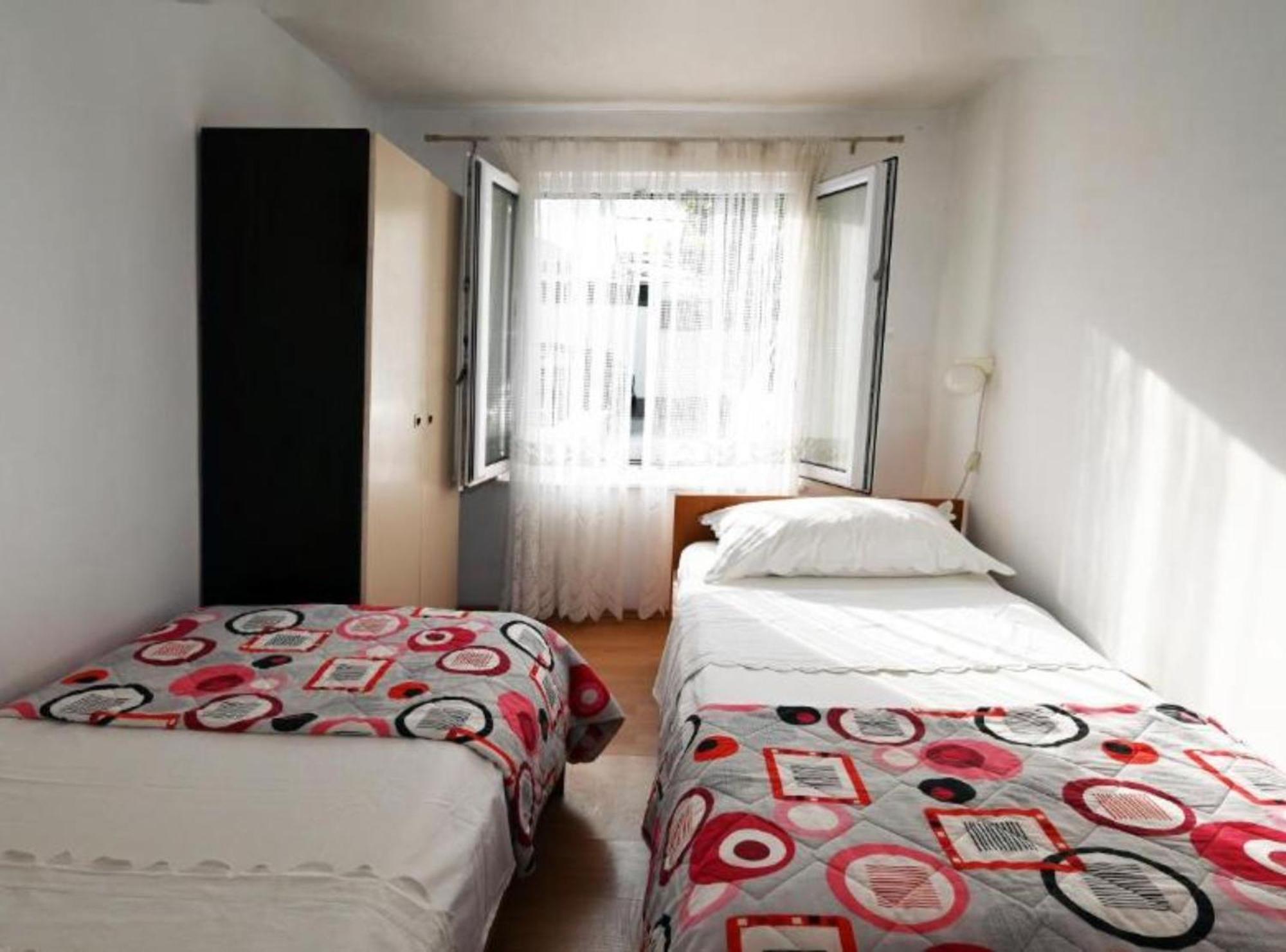 Apartments Mihovilovic - 50 M From Beach スラティネ エクステリア 写真