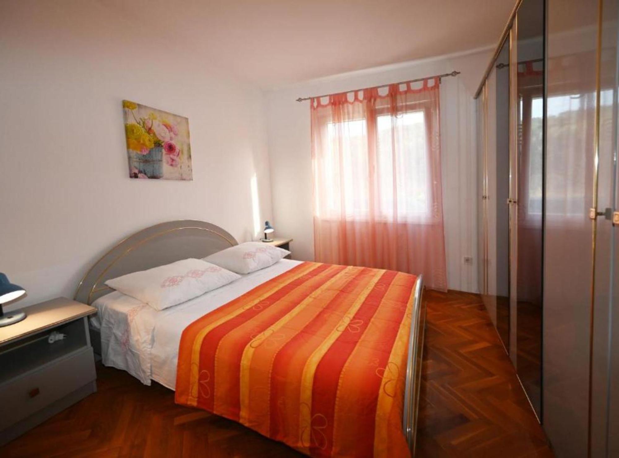 Apartments Mihovilovic - 50 M From Beach スラティネ 部屋 写真